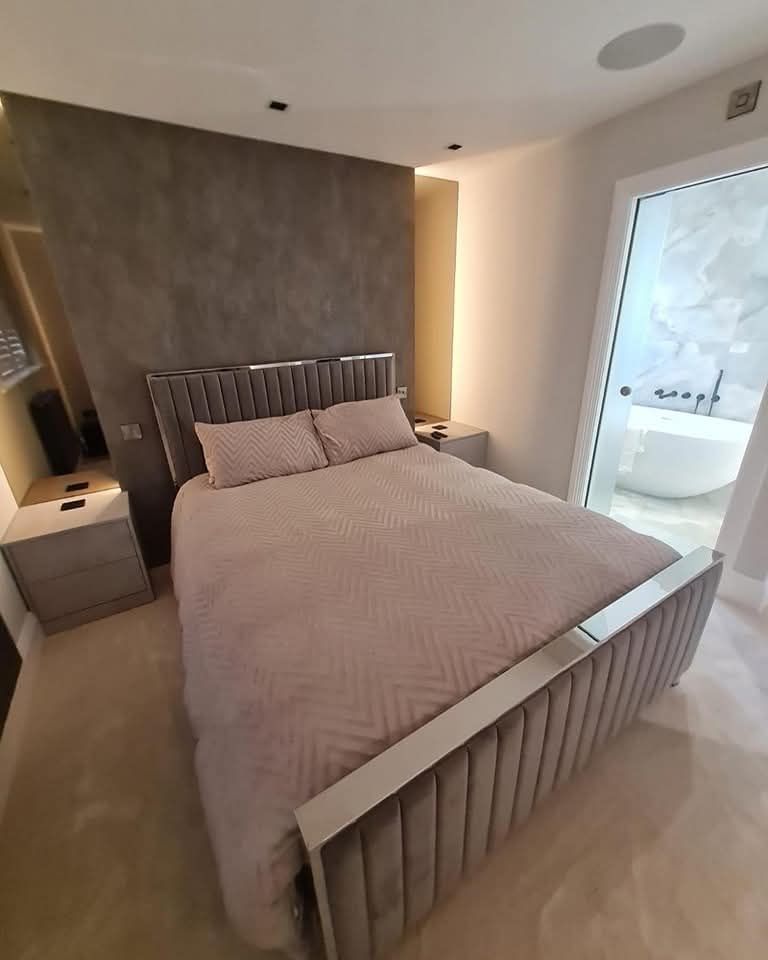 Bespoke fitted bedroom by Christopher David Interiors